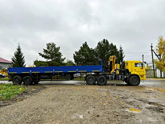 КАМАЗ 43118 тягач с КМУ XCMG SQZ160-4