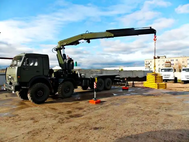 КАМАЗ 63501 бортовой с КМУ Fassi F425A.2.25